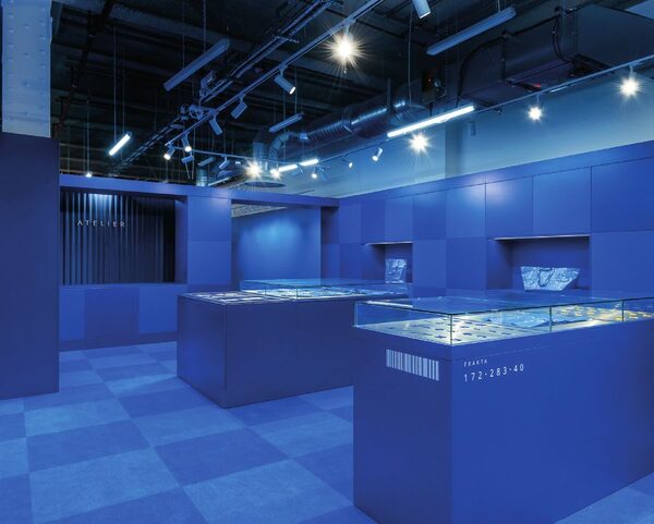 The blue Hus of Frakta pop-up
